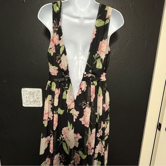 Windsor Black Floral Plunge Maxi Gown with Slit size Small - Picture 5 of 14